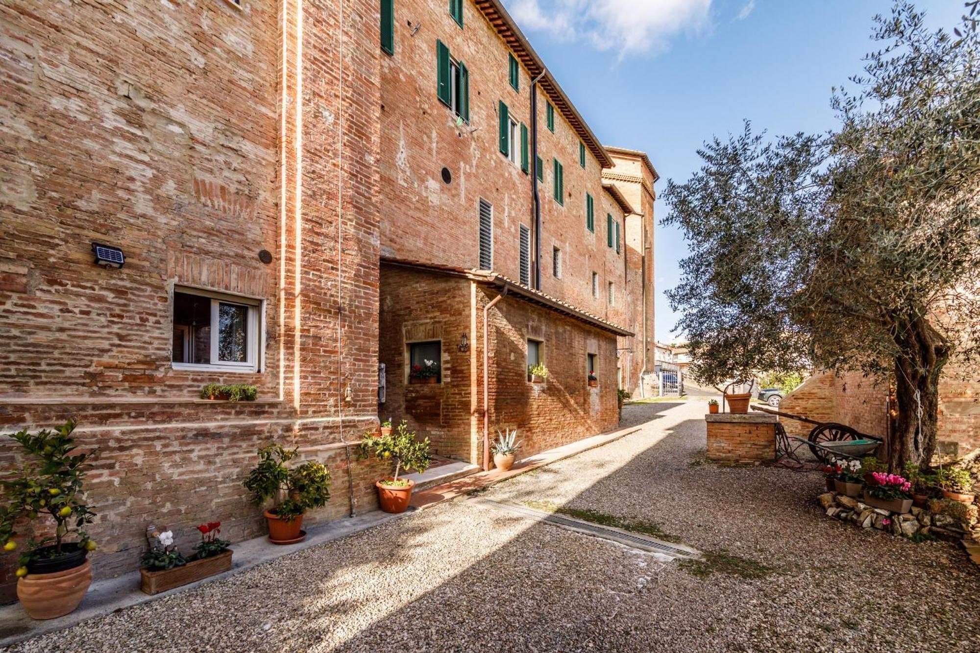 Porta Romana Elegant Apartments With Private Parking! Siena Luaran gambar